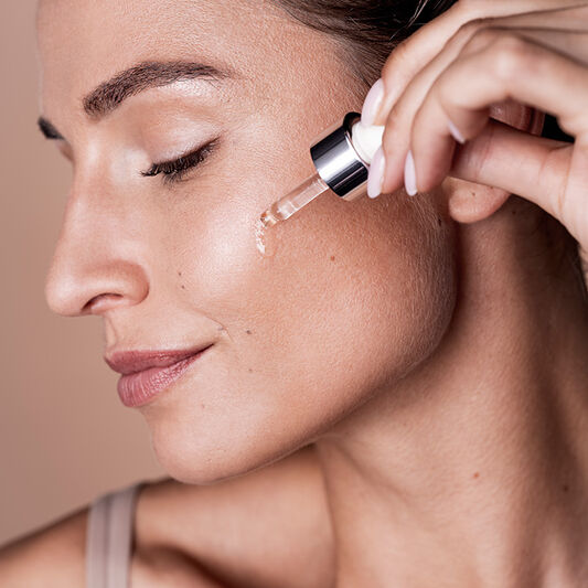 Concentrated extracts of the Black Baccara Rose